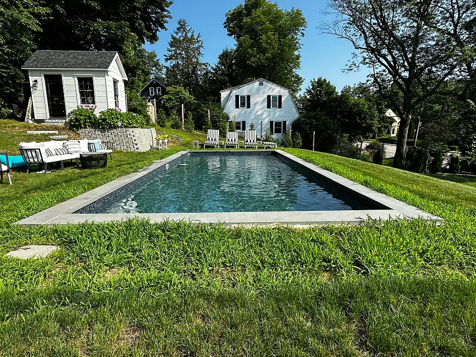 62 Whipple Rd