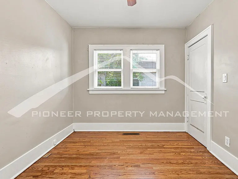 427 S Washington St — Photo 14