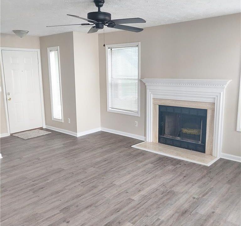 2nd image of 979 Stewarts Creek Dr