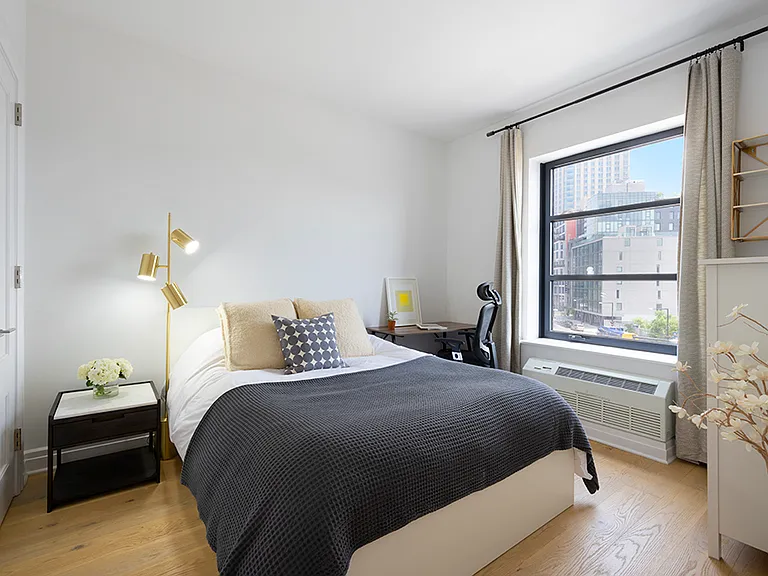 1333 Jackson Ave #4E — Photo 3