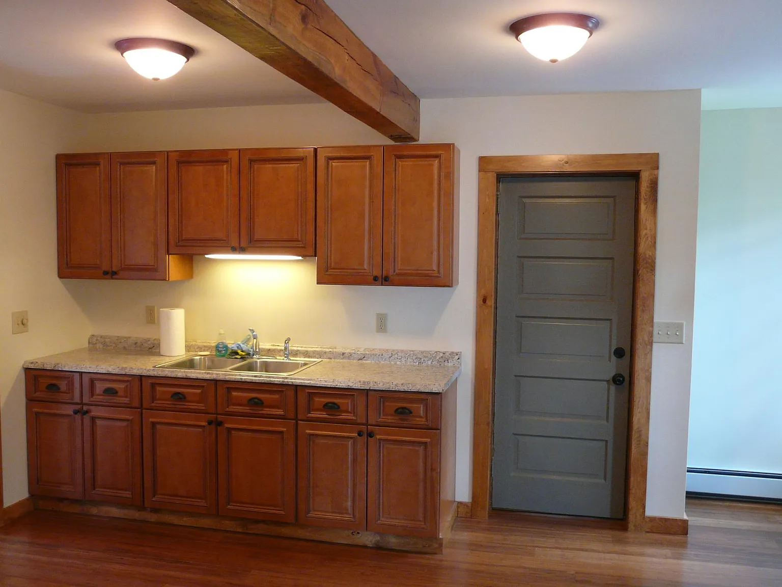 2 bed, 900 sqft, $1,500 — Photo 2