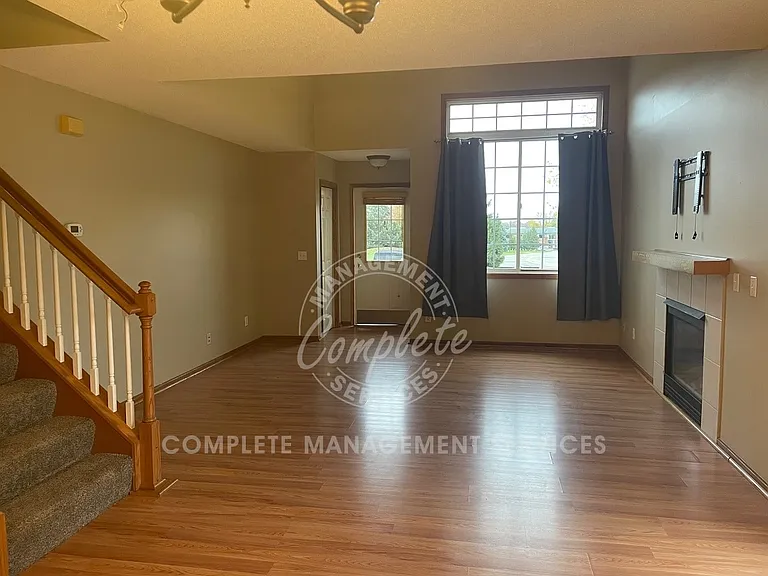 17389 Glacier Way — Photo 3
