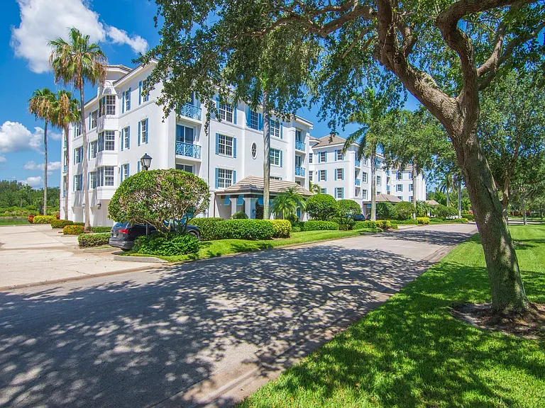 9013 Somerset Bay Ln #201 — Photo 40