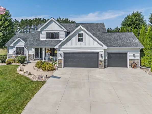 S4166 Whispering Pines Dr, Baraboo, WI 53913
