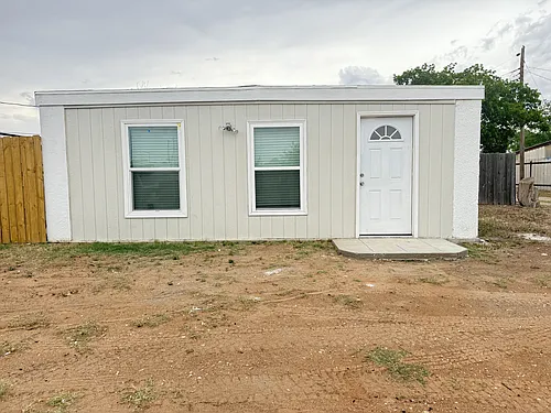 3100 Thomas Ave Photo 1