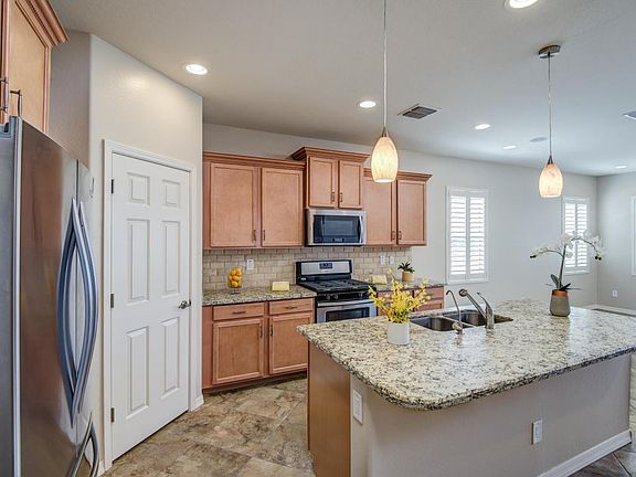 17894 W. Silver Fox Kitchen