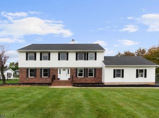 9 Pembroke Ter, Hillsborough, NJ 08844