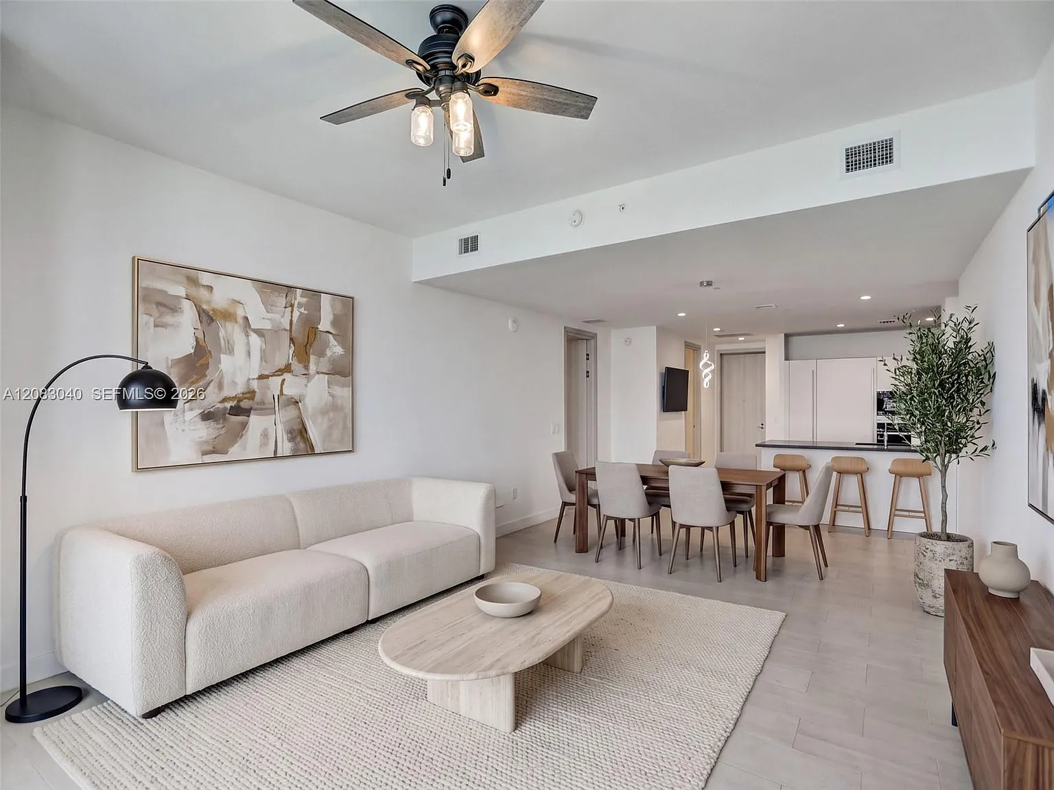 Brickell Flatiron Condo — Photo 1