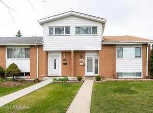 8014 W Lyons St #8014, Niles, IL 60714