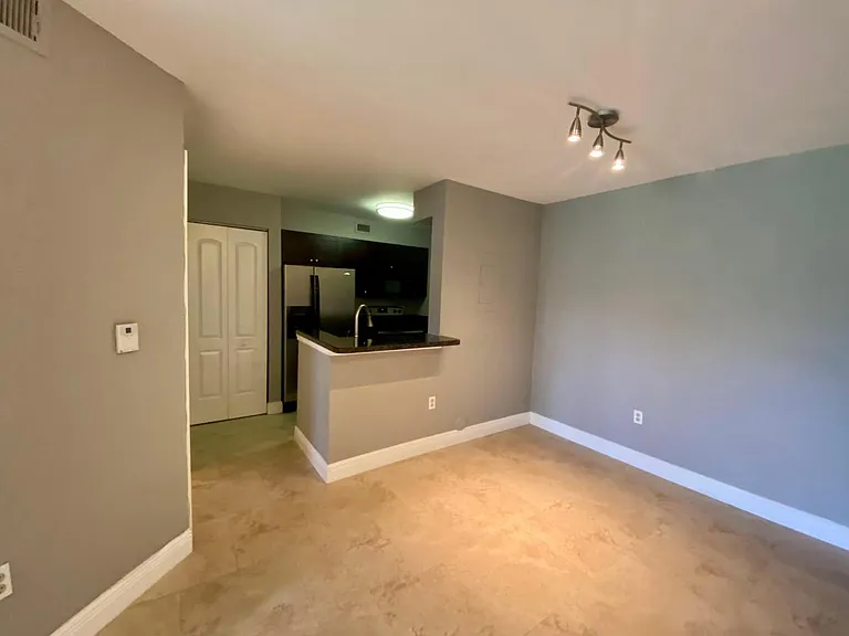 2851 N Oakland Forest Dr #108 — Photo 10