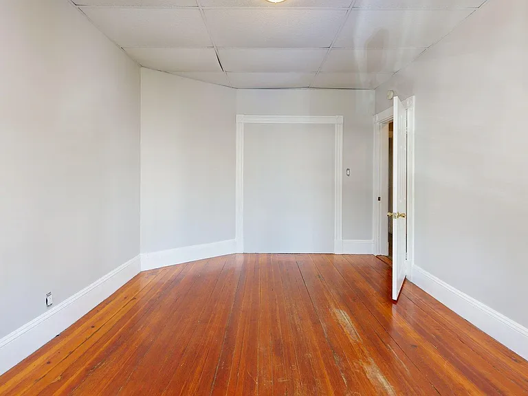 346 Chelsea St #1 — Photo 9