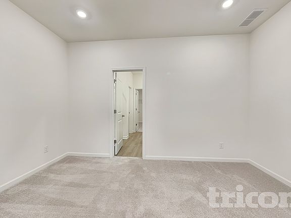 5th image of 1940 Logan Ln