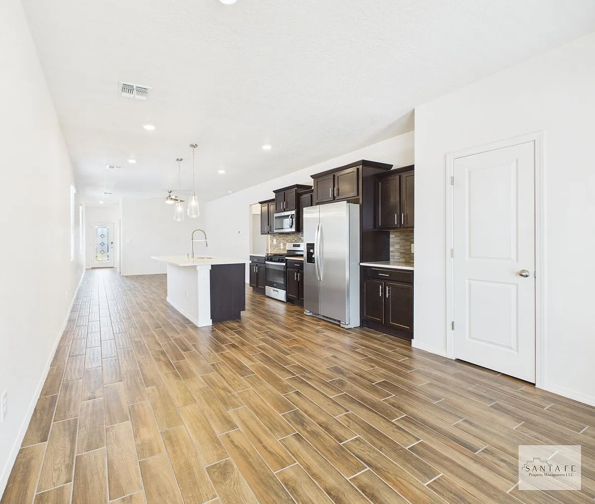 Newer DR Horton Single Family Home Available Now — Photo 4