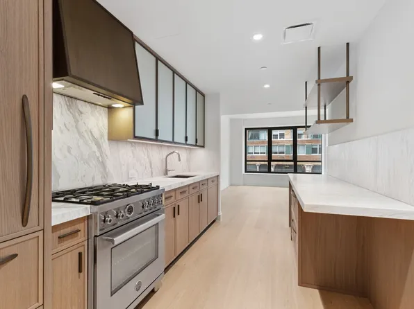 214 W 72nd St #3A, New York, NY 10023