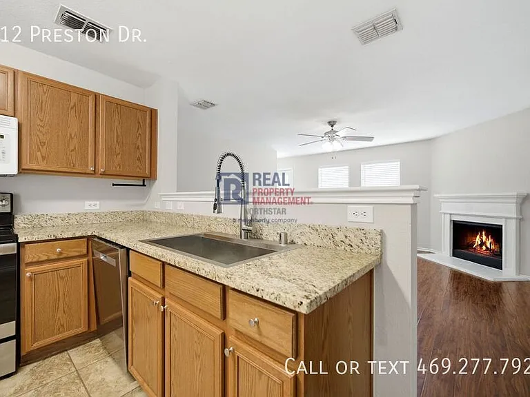712 Preston Dr — Photo 13