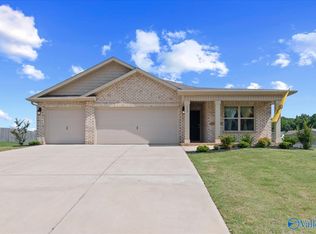 173 Meadow Ridge Dr, Hazel Green, AL 35750