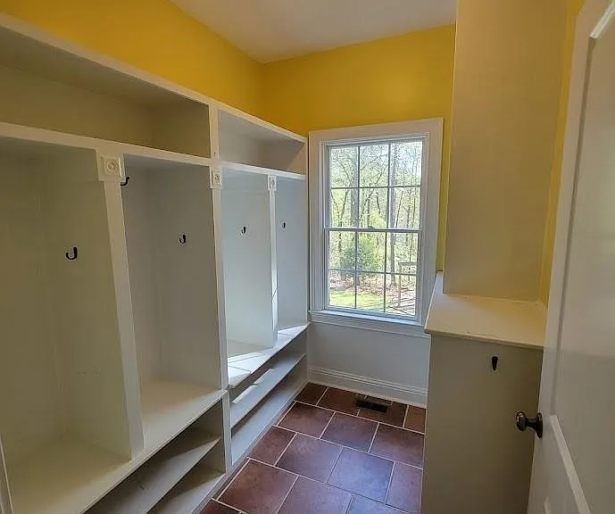 125 Farmington Dr — Photo 15
