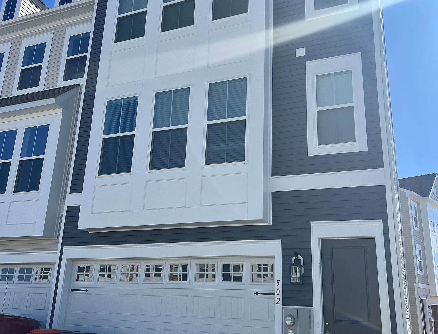 3 bed, 2295 sqft, $2,895 — Photo 2