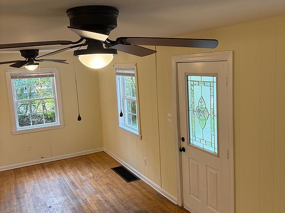 5th image of 46575 Midway Dr