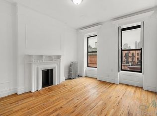 402 W 46th St APT 5W, New York, NY 10036