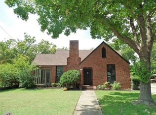 1113 S Lindsay St, Gainesville, TX 76240