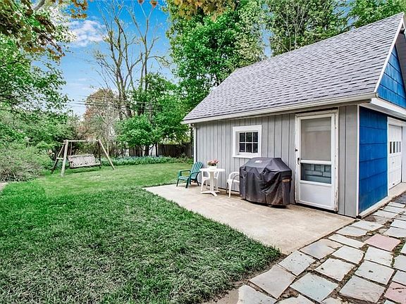 4th image of 235 Highland Dr