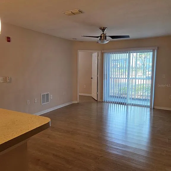 5824 Lake Pointe Village Cir #504 — Photo 21