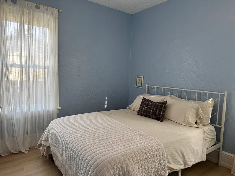 1129 E Magnolia Ave — Photo 13