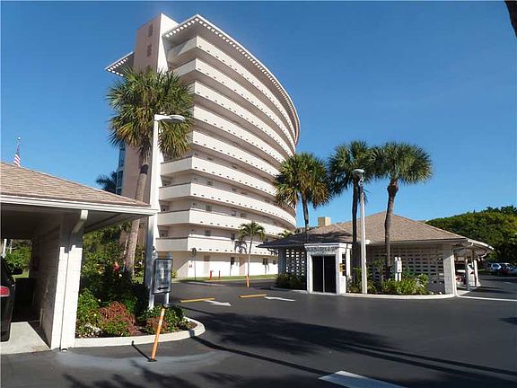 3rd image of 1523 E Hillsboro Blvd APT 234