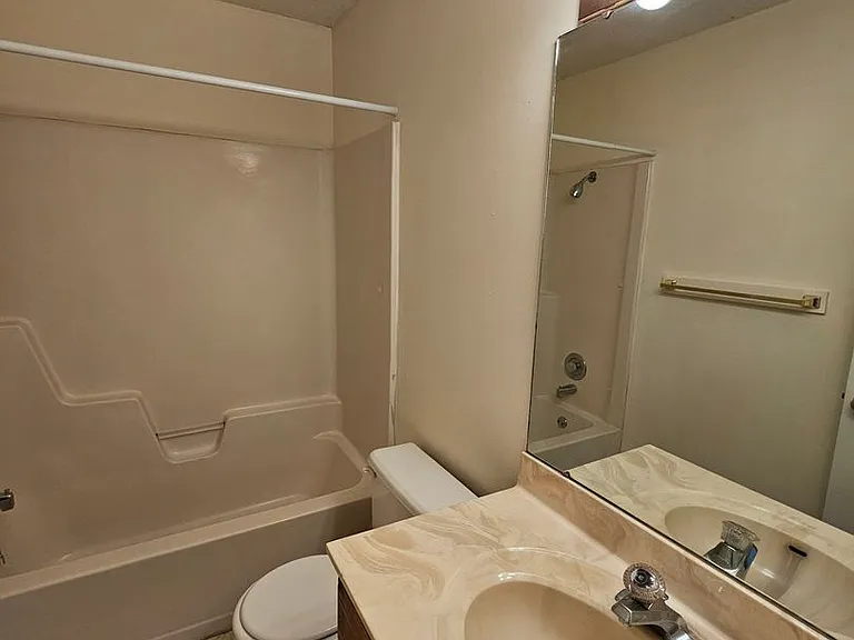 106 E Green Meadows Rd #9 — Photo 12