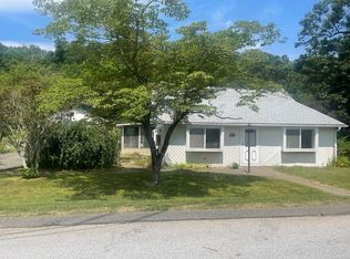 160 White Birch Dr, Southbury, CT 06488