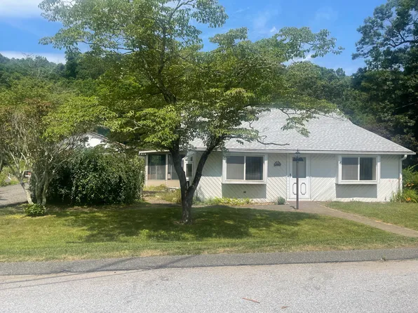 160 White Birch Drive, Southbury, CT 06488