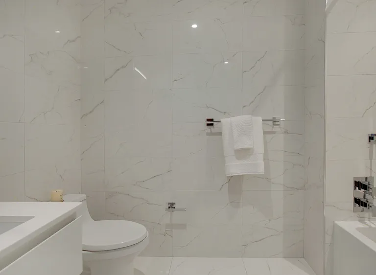222 E 44th St #36N — Photo 8