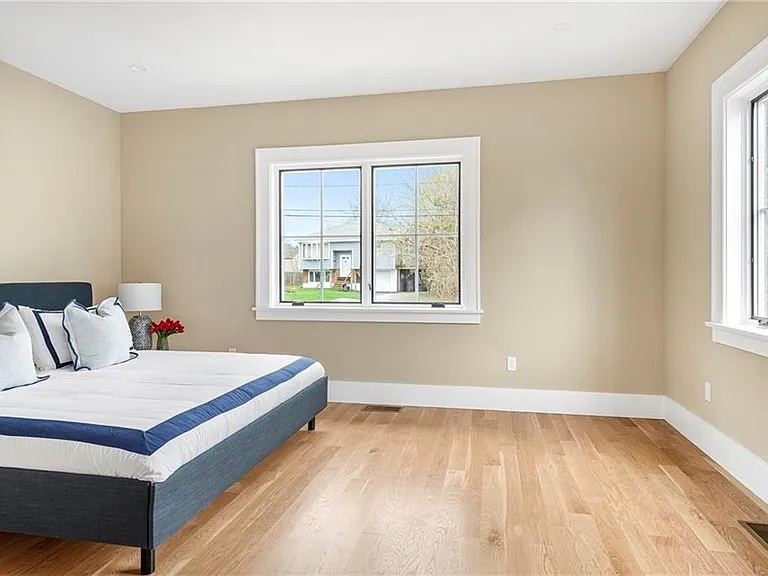 118 Newport Ave — Photo 20