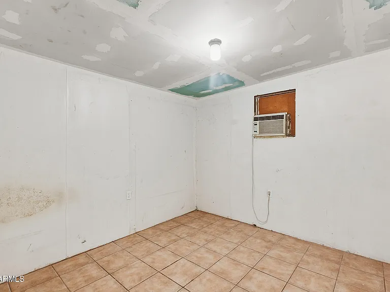 1620 W Roeser Rd — Photo 32