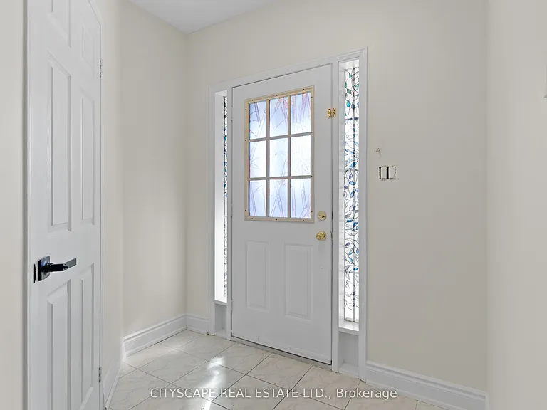 3409 McDowell Dr — Photo 4