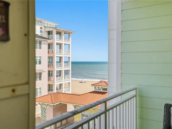3738 Sandpiper Rd APT 301B, Virginia Beach, VA 23456