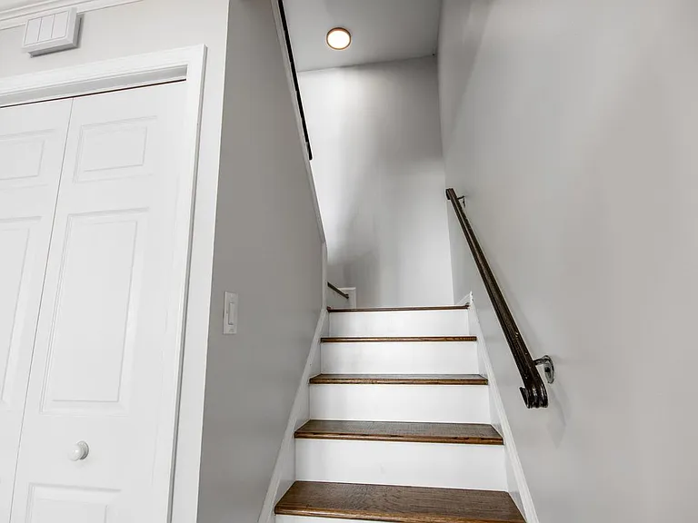 14318 S Shore Ct — Photo 12