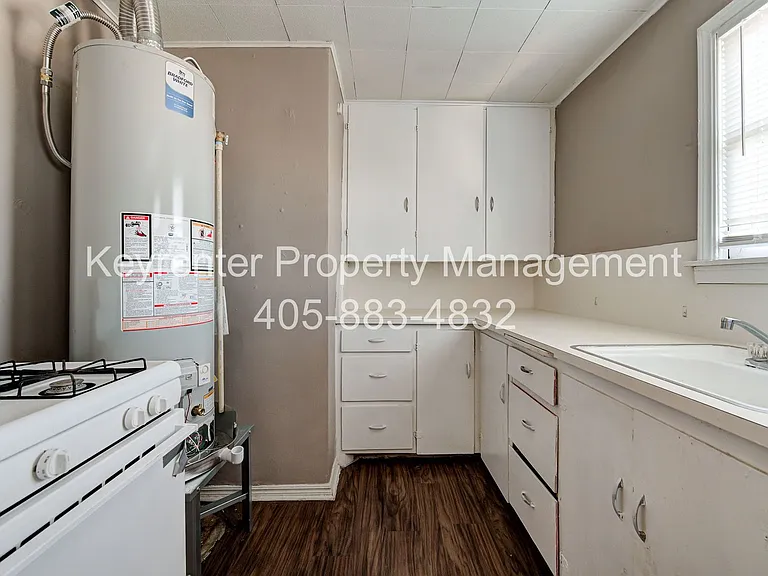SW 27th St Complex — Photo 11