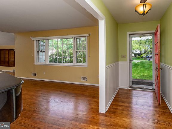 4th image of 19 Floral Rd