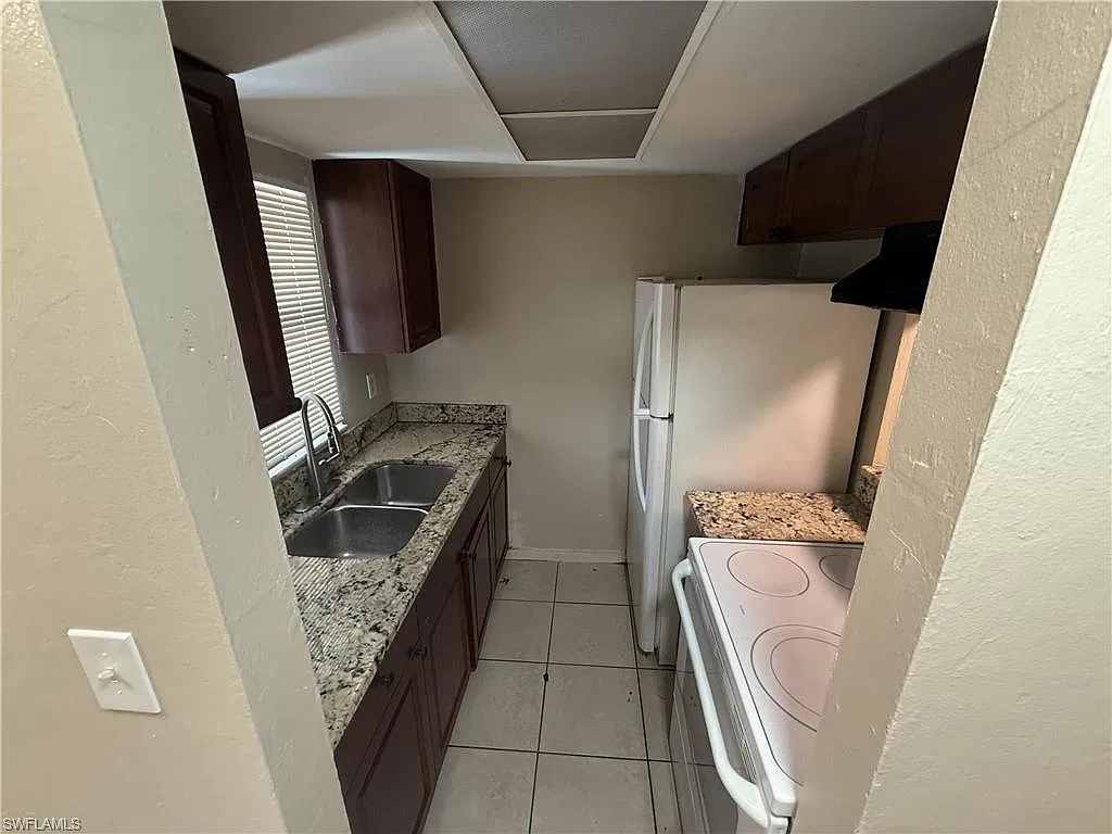 2 bed, 1.5 bath, 756 sqft, $995 — Photo 3