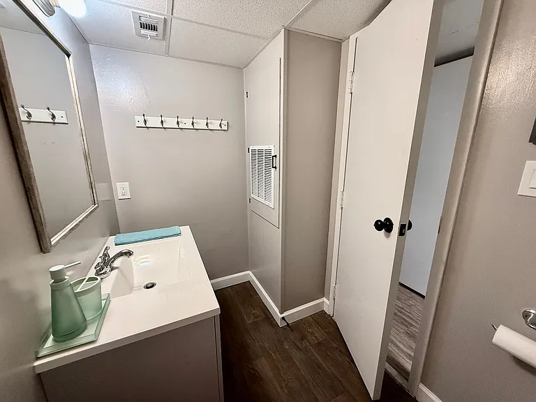 110 Broward St — Photo 44