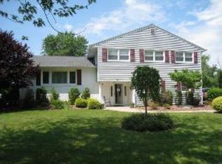 24 Ferndale Dr, Parsippany, NJ 07054