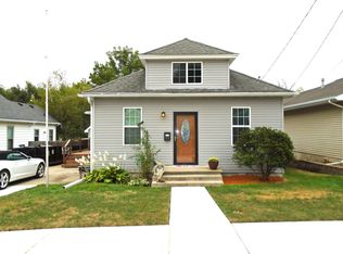 616 7th St, Peru, IL 61354