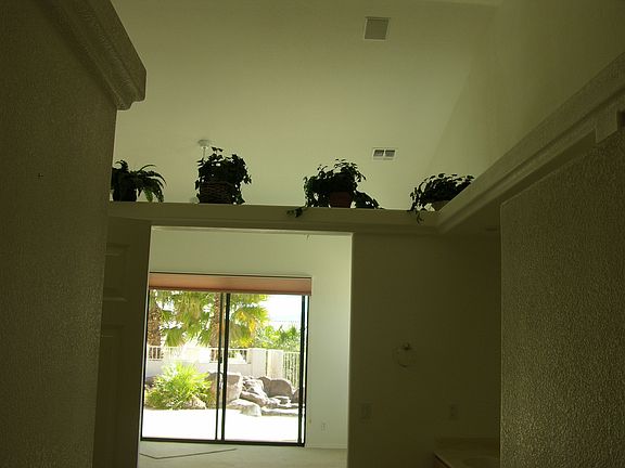 4th image of 2348 Dawn Dr