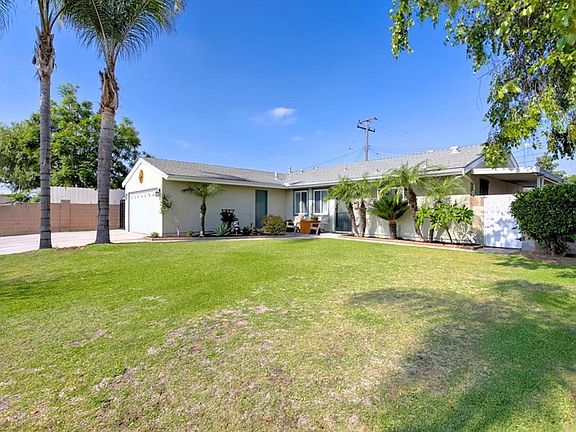 5th image of 10111 Beatrice Cir