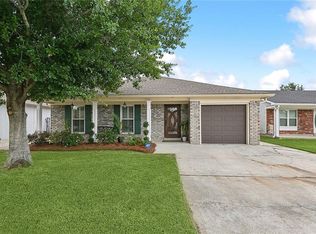 2736 Ridgefield Rd, Gretna, LA 70056