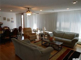 1034 166th St, Whitestone, NY 11357