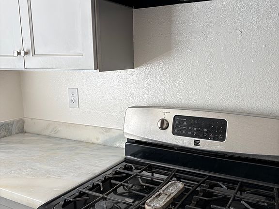 4th image of 8549 Everglade Dr