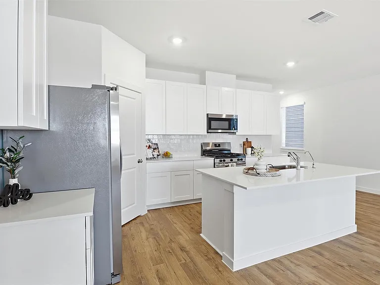 3538 Adelie Ln — Photo 6